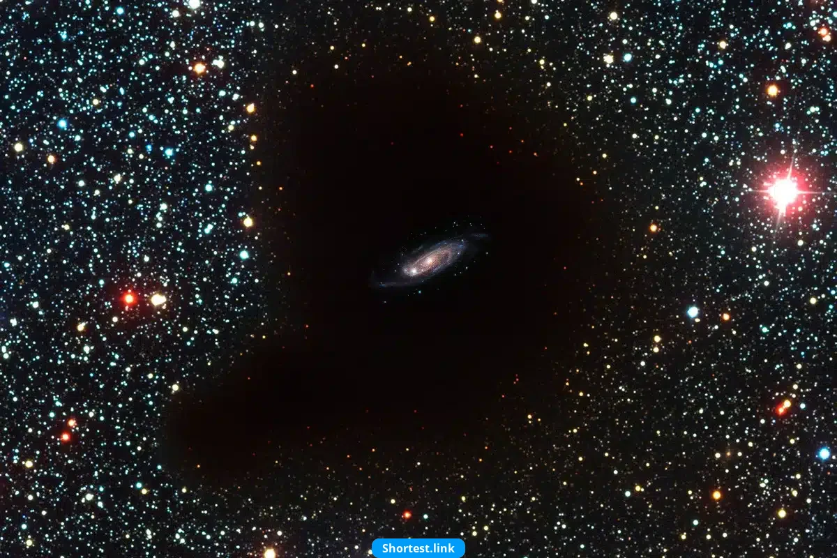 地球は巨大な宇宙の空洞に閉じ込められている可能性がある