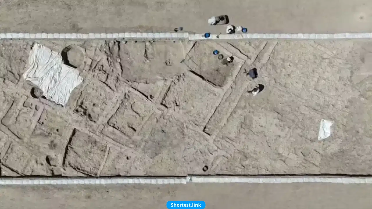 トゥルキエのほぼ 10,000 年前の街路が古代の都市組織を明らかにする