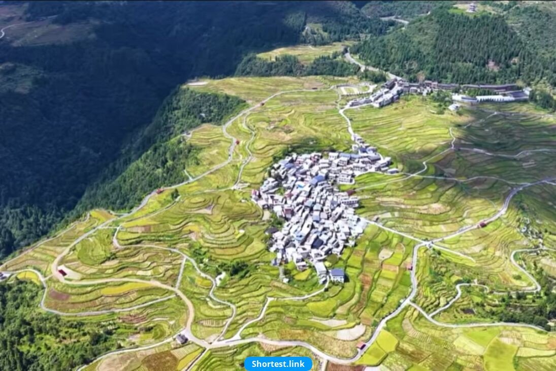 雲の上の隠れた中国の楽園